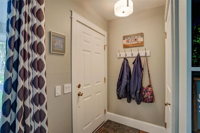 Building Photo - 5519 Leanne Ln