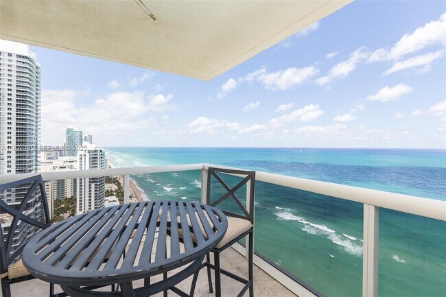 Building Photo - 1830 S Ocean Dr