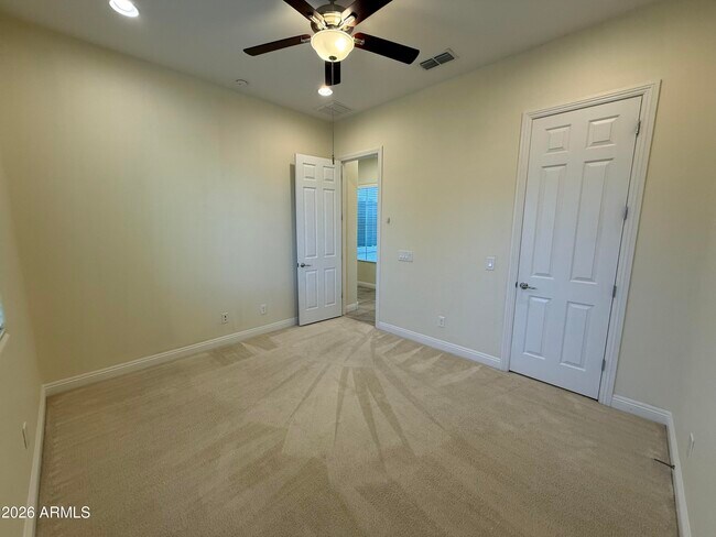 Building Photo - 3320 S Waterfront Dr