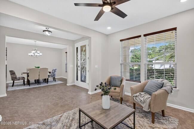 Building Photo - 127 Rockcreek Dr