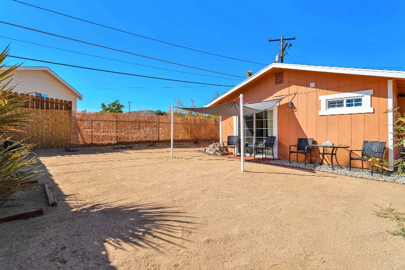 Building Photo - 6122 Panorama Rd