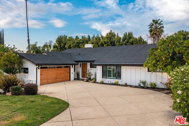 Building Photo - 16517 Hartsook St