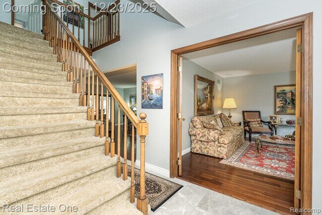 Building Photo - 1574 Devonshire Dr