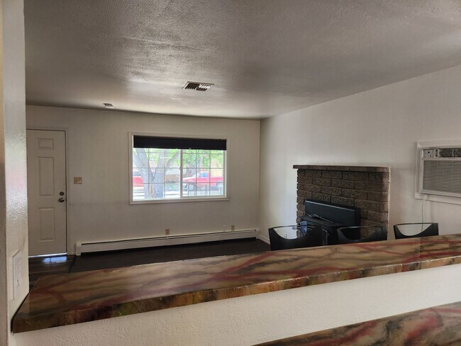 Building Photo - 3 Bedroom Home Centrally Located in Carson City