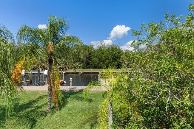 Building Photo - 4765 S Amstel Dr