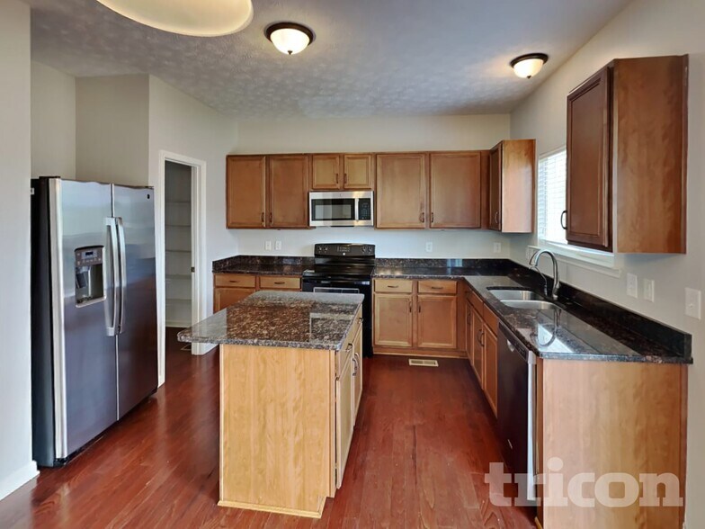 Building Photo - 6429 Sunnywood Dr