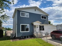 Building Photo - Beautiful 3-Bedroom Home - EV Charger - Pet Friendly