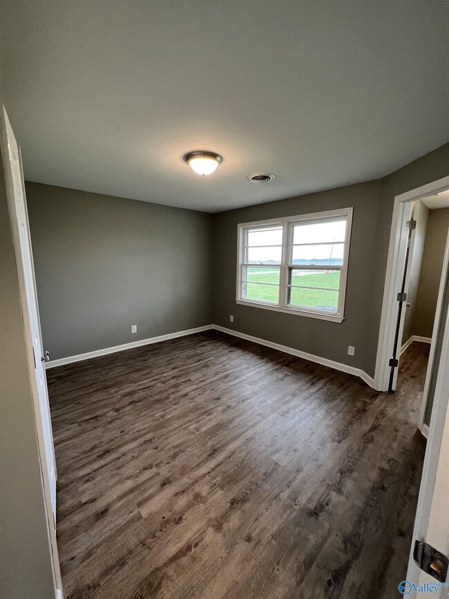 Building Photo - 11534 Mack Rd