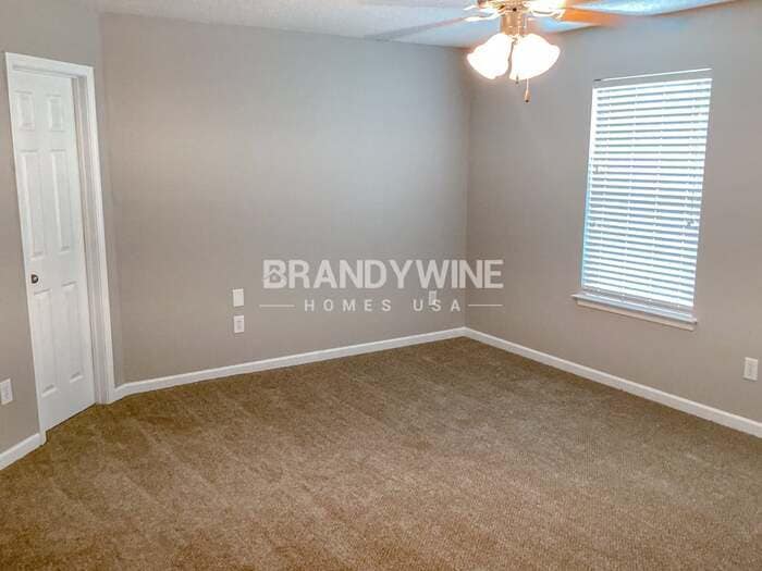 Building Photo - 5284 Hanover St