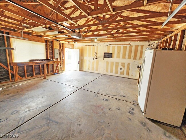 Building Photo - 1700 Sycamore Ave