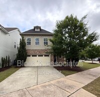 Building Photo - 238 Begen St
