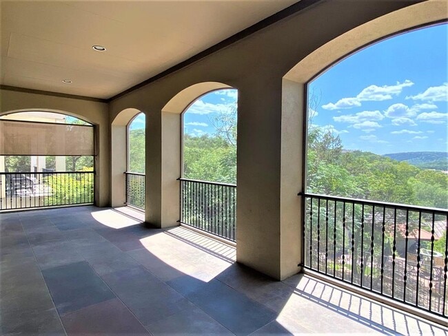 Building Photo - 8546 Adirondack Trail