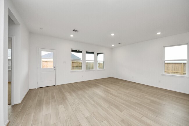 Building Photo - 5615 Buttonbush Ct