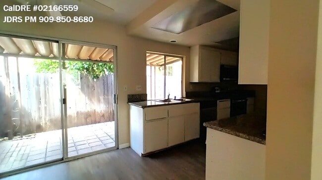 Building Photo - Arcadia 3 Bedroom Townhouse