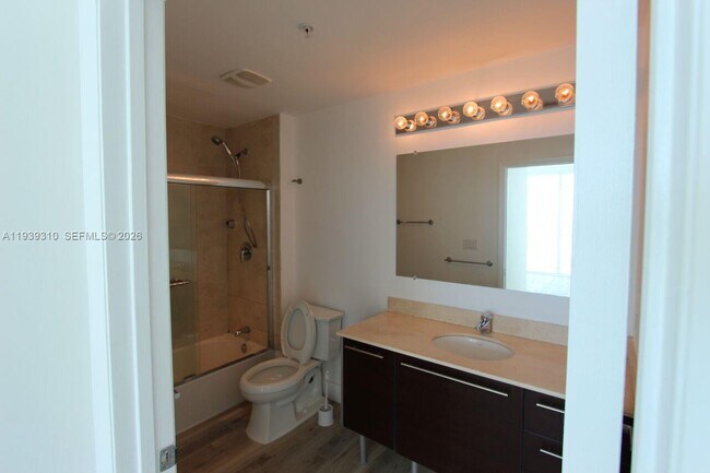 Building Photo - 1900 N Bayshore Dr