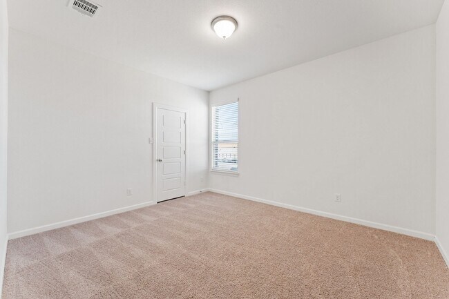 Building Photo - 4769 Tanglewood Dr