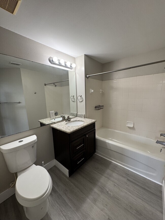 Building Photo - 10825 Windsor Walk Dr