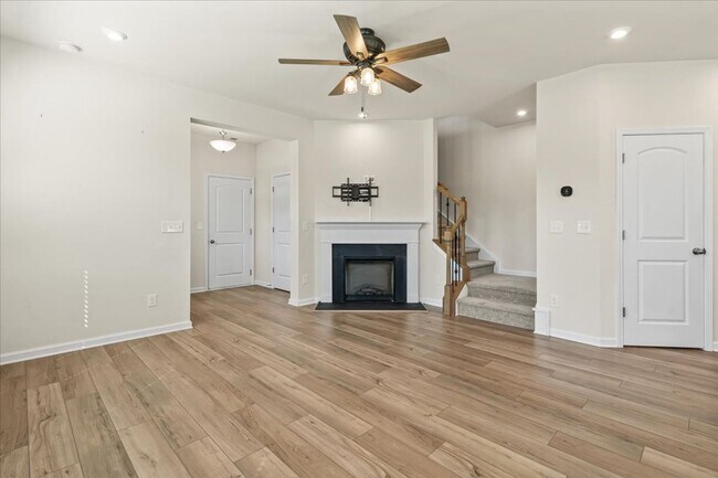 Building Photo - 4529-1 Iron Oak Ln