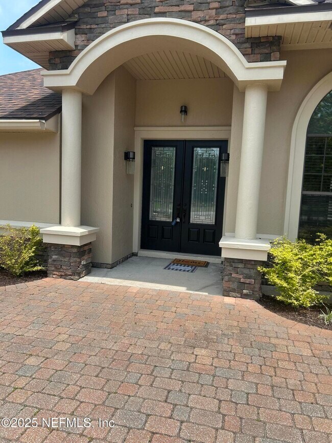 Building Photo - 1613 Fairway Ridge Dr