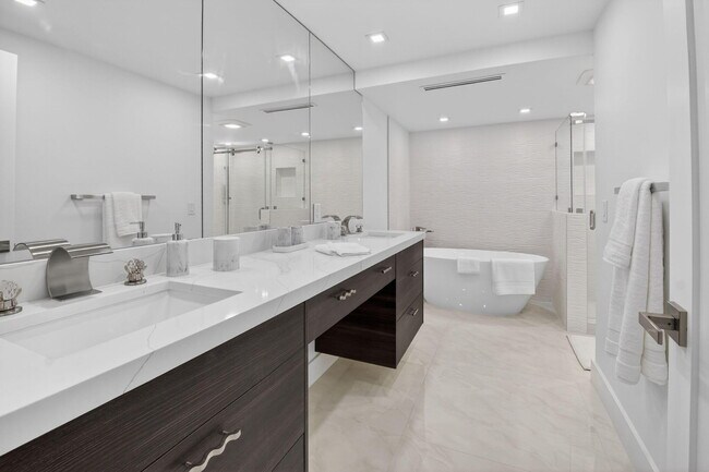 Building Photo - 15322 Strathearn Dr