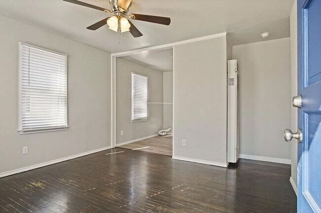 Building Photo - Cozy 3BD/1BTH Home Conveniently Located near I-240 & I-44