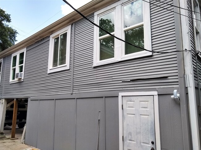 Building Photo - 2409 Ridgewood St