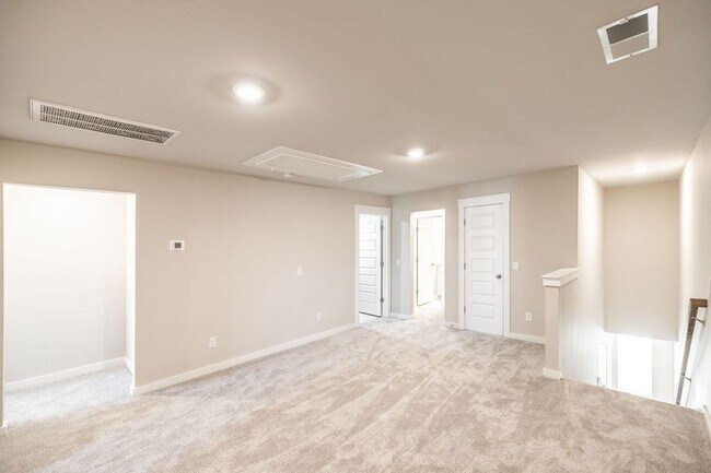 Building Photo - AVAILABLE NOW in Foxland Crossing