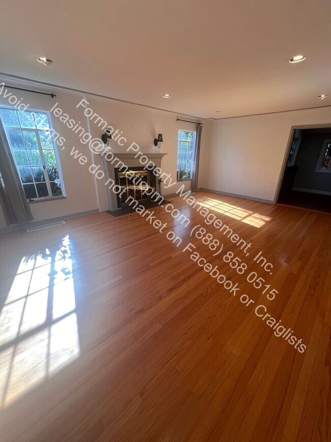 Building Photo - Free Perks, Pet-Friendly Oversized 4-Bedro...