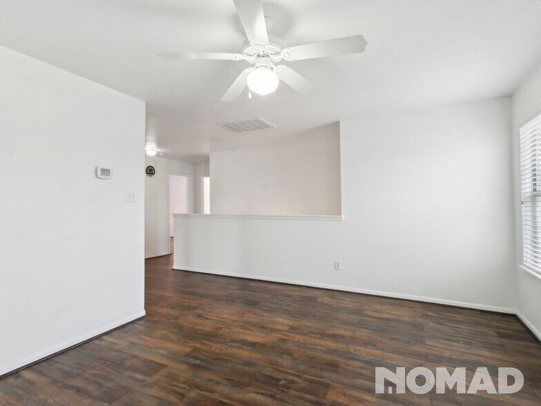 Building Photo - 18518 Knob Hill Lake Ln
