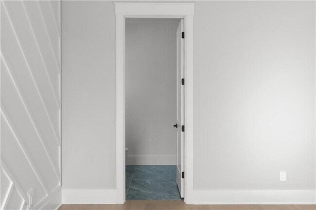 Building Photo - 407 Buford