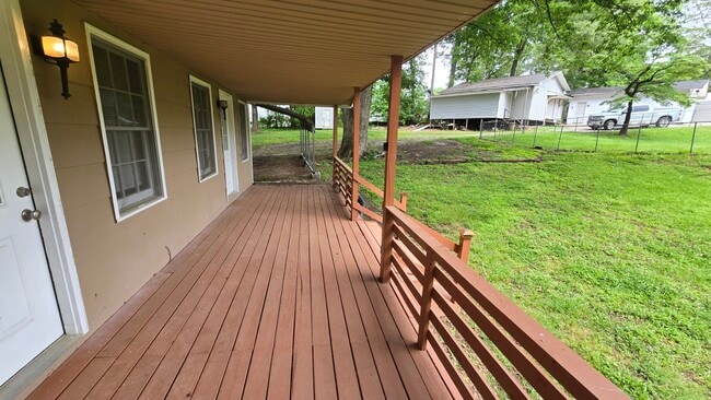 Building Photo - 2207 Mt Vernon Rd