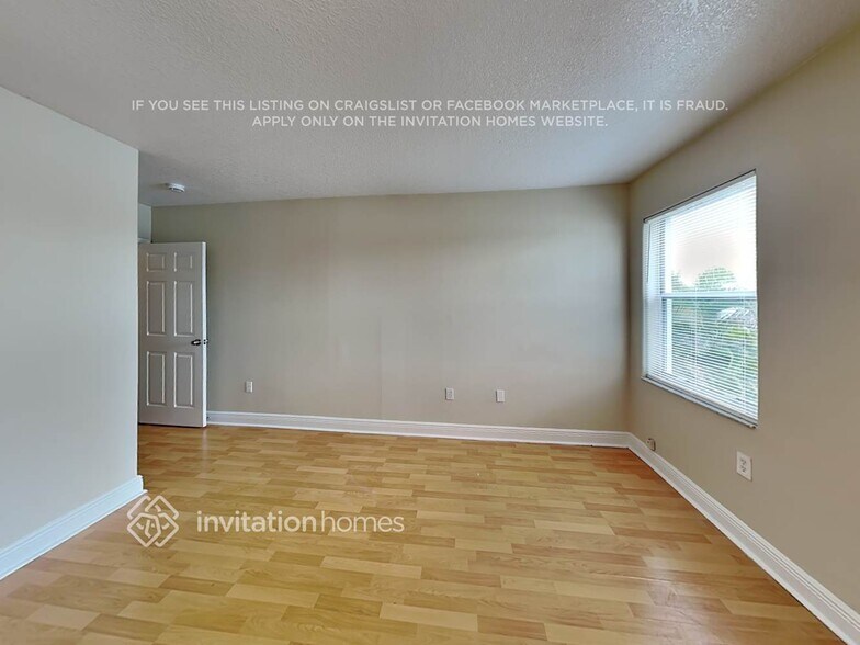 Building Photo - 5254 NW 117th Ave