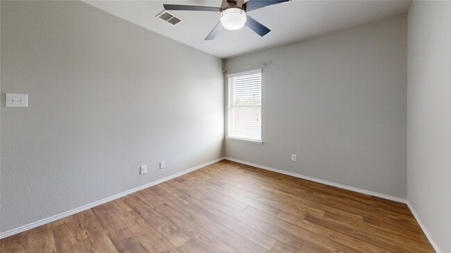 Building Photo - 3101 Buckthorn St