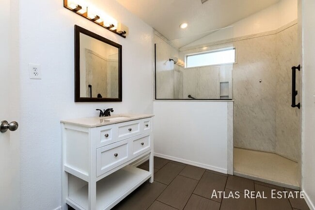 Building Photo - 7315 E Navarro Ave