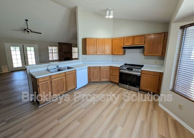 Building Photo - 1878 E Sheffield Ct