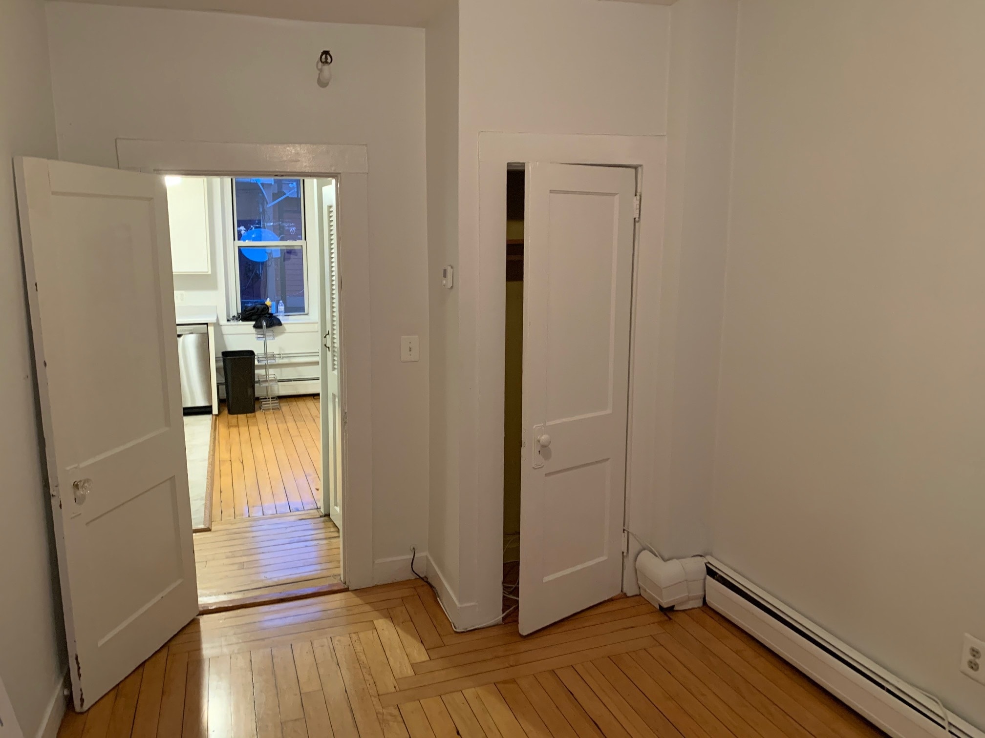 Building Photo - 378 Thames St