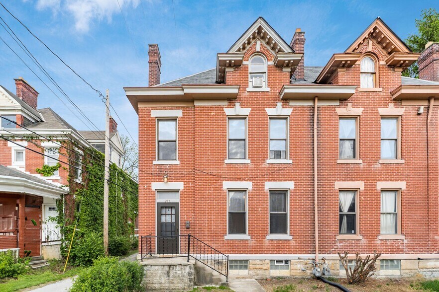 Primary Photo - 277 S Champion Ave