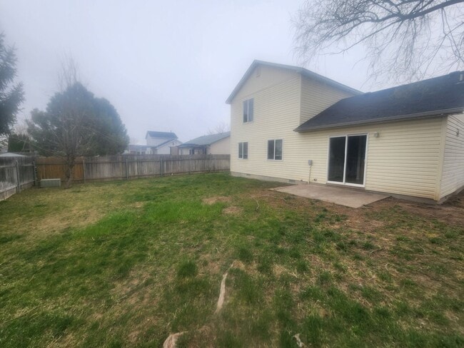 Building Photo - Nice 3 bedroom home