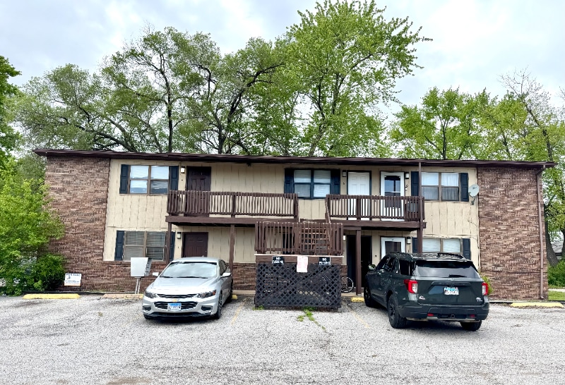 Building Photo - 913 Joliet Dr