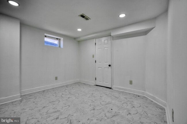Building Photo - 701 Platinum Ave