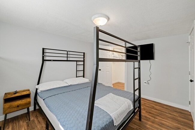 Building Photo - 1330 Old Northcutt Rd