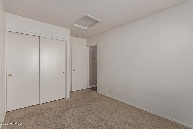 Building Photo - 1058 West Swan Drive