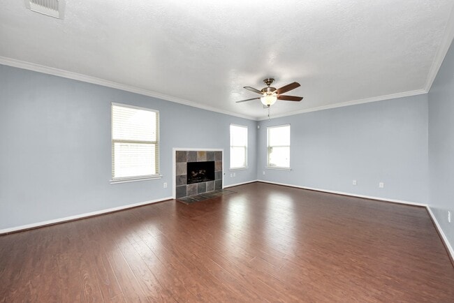 Building Photo - 7238 Foxshadows Ln