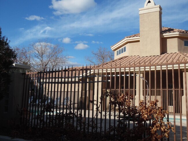 Building Photo - 5125 W Reno Ave