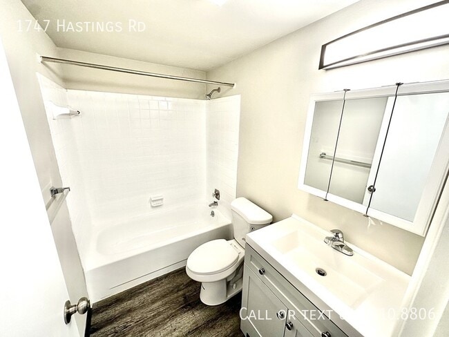 Building Photo - 1747 Hastings Rd