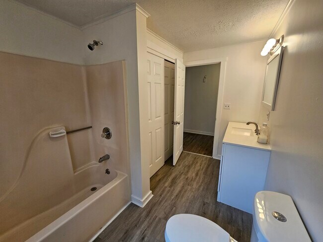 Building Photo - 71 Moultonville Rd