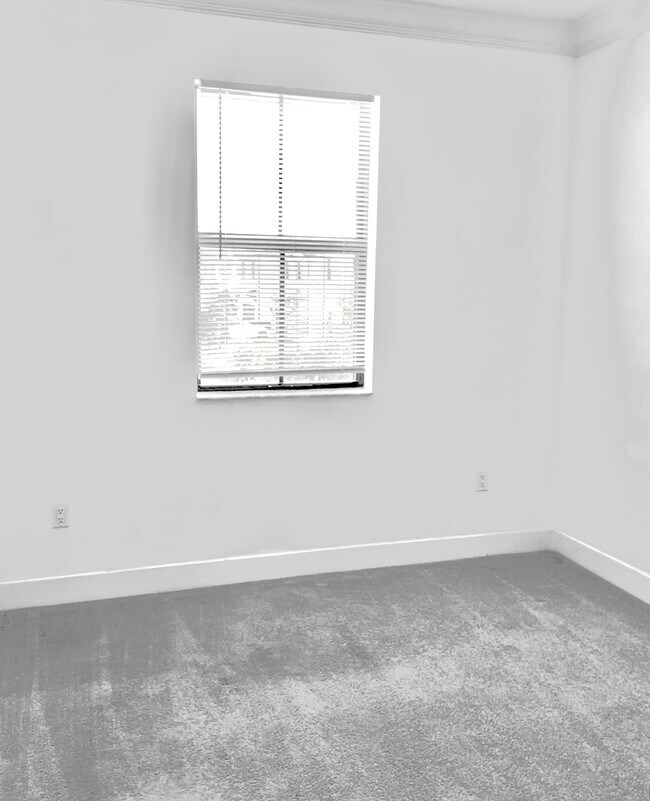 Building Photo - 3016 King Palm Way