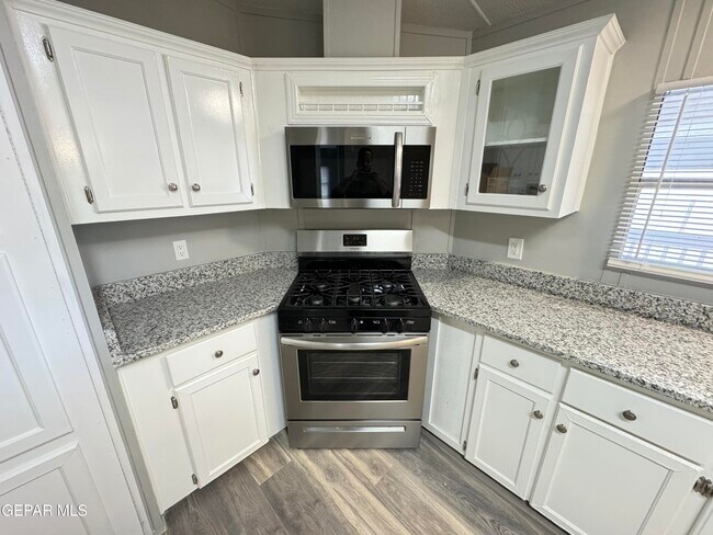 Building Photo - 241 Passmore Rd