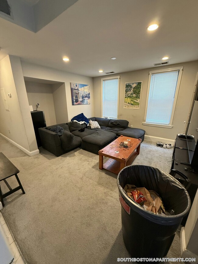 Primary Photo - 190 L St
