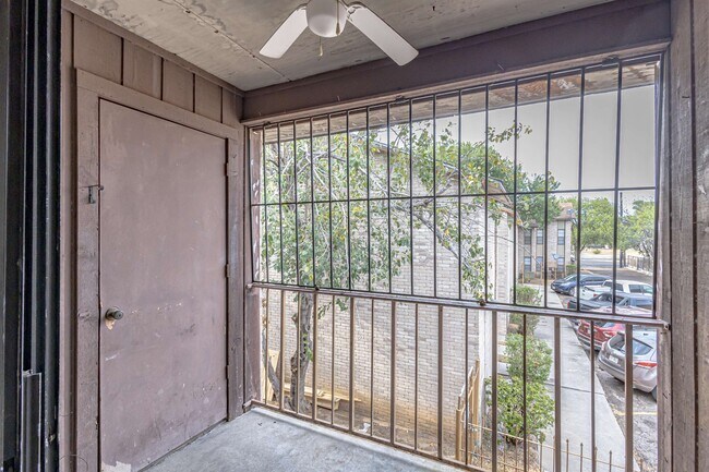 Building Photo - 100 Hillside Rd